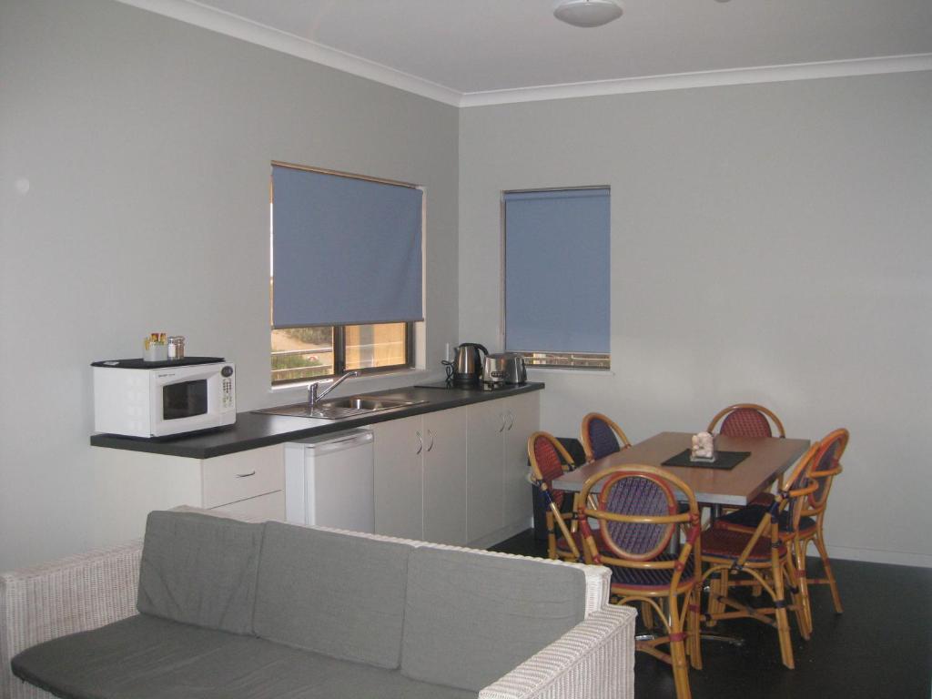 Centrebreak Beach Stay Green Head Exterior photo